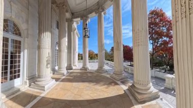 ABD başkentinde sütunları olan büyük bir kamu binası.