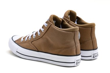 Klasik Converse All Star yüksek spor ayakkabıları kahverengi tuval ayakkabı yan görünümü