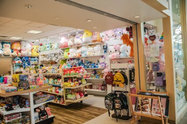 Virginia AVM 'de Doldurulmuş Hayvanlarla Parlak Oyuncak Dükkanı İçi