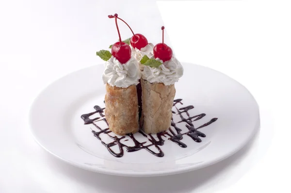 Dessert on platter — Stock Photo, Image