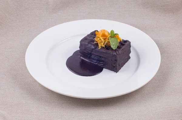 チョコレートケーキのスライス — ストック写真