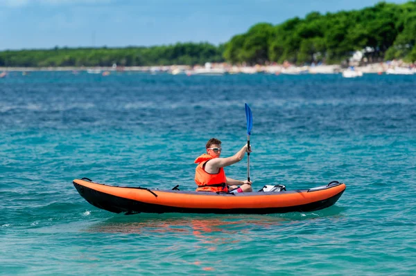 Kayak sul mare — Foto Stock