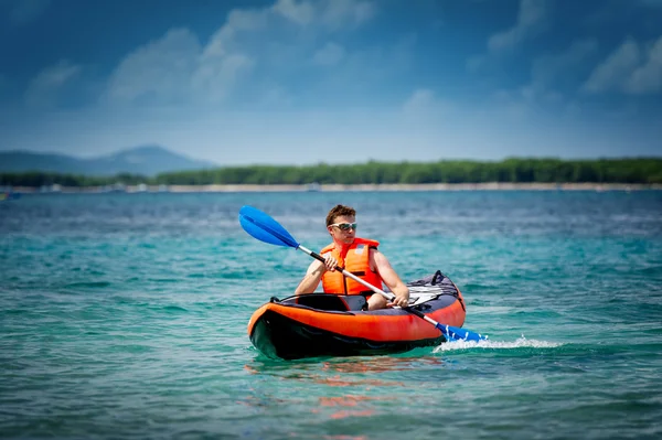 Kayak sul mare — Foto Stock