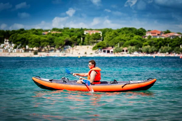 Kajak op zee — Stockfoto