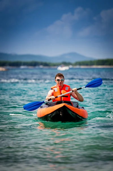 Kajak auf dem Meer — Stockfoto