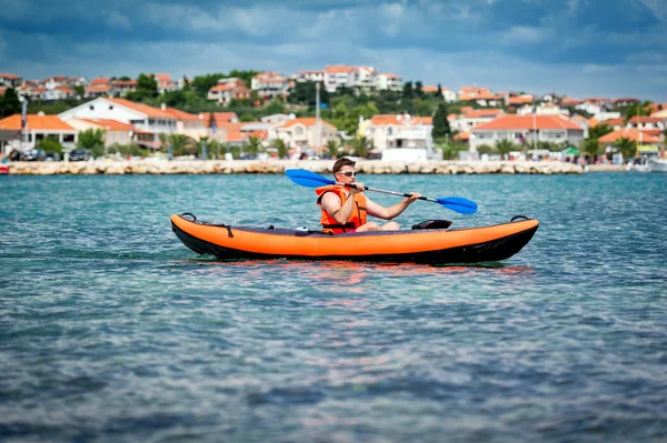 Kayak sul mare — Foto Stock