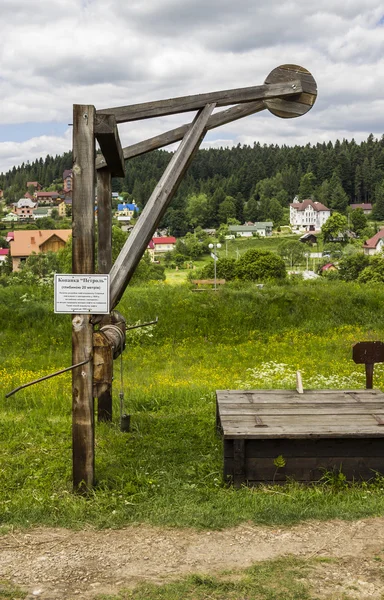 Staromódní olejové čerpadlo — Stock fotografie