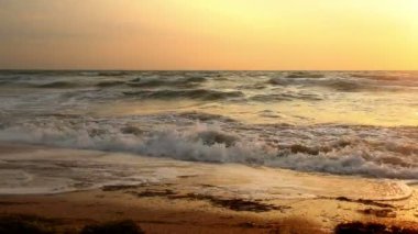 Denizin Üzerinde Gün Doğumu