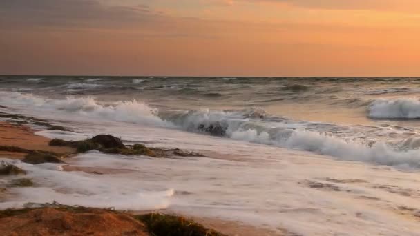 Salida del sol sobre el mar — Vídeo de stock