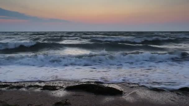 Salida del sol sobre el mar — Vídeos de Stock