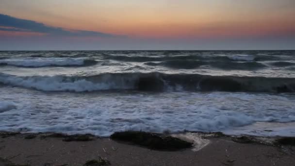 Nascer do sol sobre o mar — Vídeo de Stock