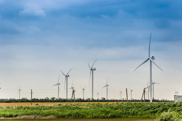 Větrné Mlýny Pro Výrobu Elektrické Energie Botievo Větrná Farma Azovském — Stock fotografie