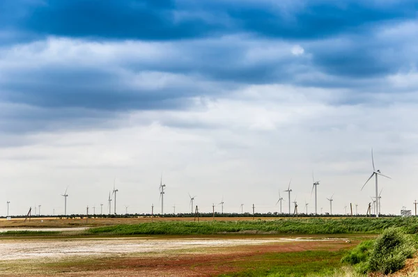 Větrné Mlýny Pro Výrobu Elektrické Energie Botievo Větrná Farma Azovském — Stock fotografie