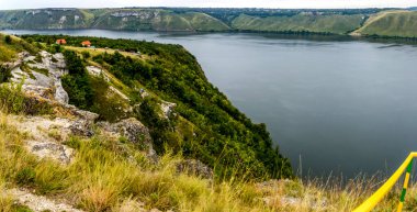 bir Bakota körfezi (Dnistrovske rezervuarı), Dnister nehri, Podilski tovtry Ulusal Parkı, Batı Ukrayna 'nın Khmelnitskiy bölgesi