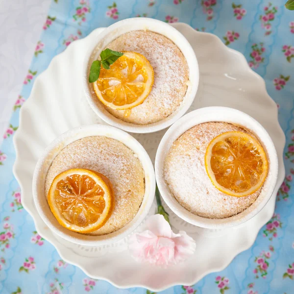 Lemon pudding cake — Stock Photo, Image