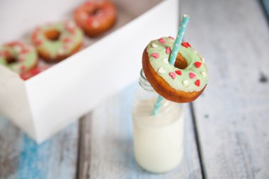 Bonibon Donuts buzlanma ve renk ile kalp