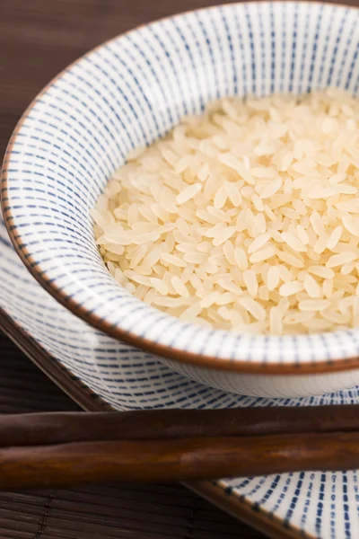 Skål av ångbehandlat risotto ris — Stockfoto