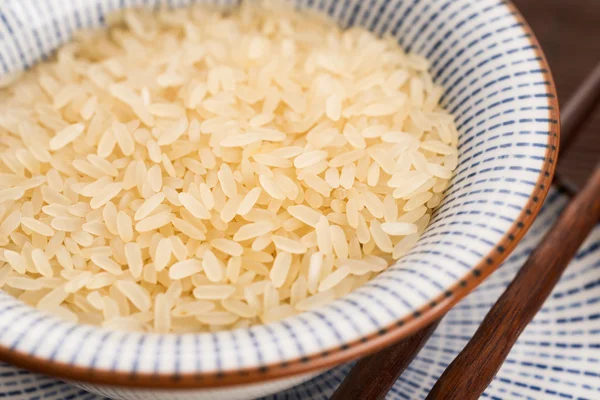 Kom van geblancheerd risotto rijst — Stockfoto