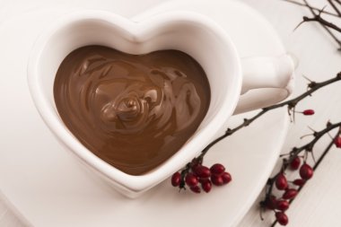 Sıcak çikolata ile Sevgililer günü kutlama