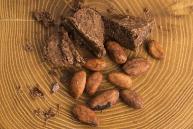 Kakao ile kıyılmış çikolata