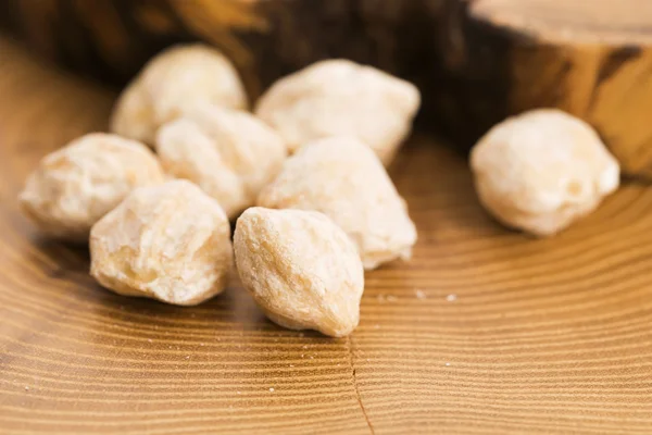 Candlenut ou Kukui é um tempero especialmente usado em cozinheiro indonésio — Fotografia de Stock