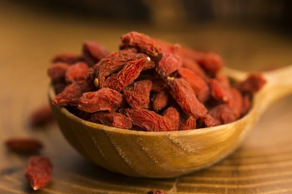 Porção de bagas Goji secas (também conhecidas como Wolfberry ) — Fotografia de Stock