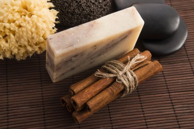 Tarçın ve turuncu ile sabun