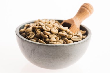 Yeşil kahve beyaz izole