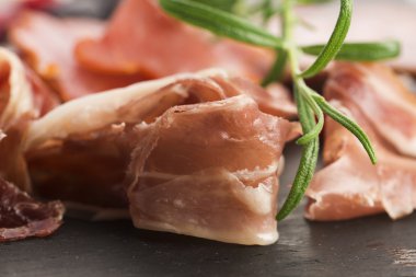 farklı İspanyol embutido, jamon, chorizo ve lomo em yığını