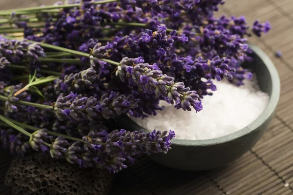 Itens de spa lavanda — Fotografia de Stock