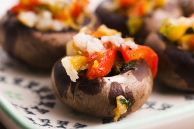 Peynirli mantar dolması