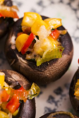 Peynirli mantar dolması