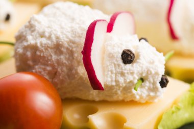 Eğlenceli yemek için kids - fare peynir ile