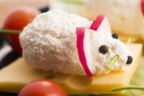 Zábava jídlo pro děti - myš se sýrem — Stock fotografie