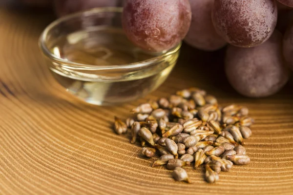 Grape seed oil — Stock Photo, Image