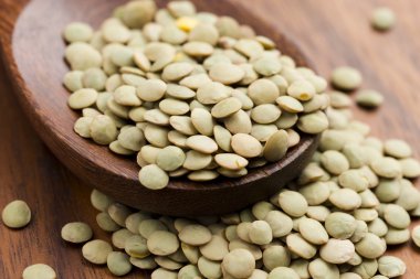 Kuru organik yeşil mercimek