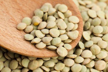 Kuru organik yeşil mercimek