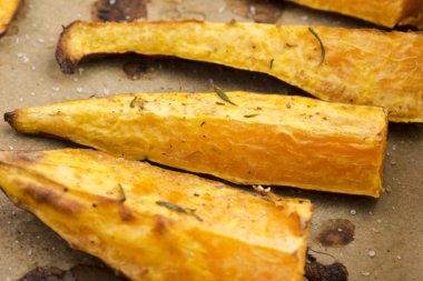 taze pişmiş tatlı patates dilimleri bölümü