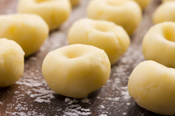 Macarrão silesiano polonês tradicional antes de ferver — Fotografia de Stock