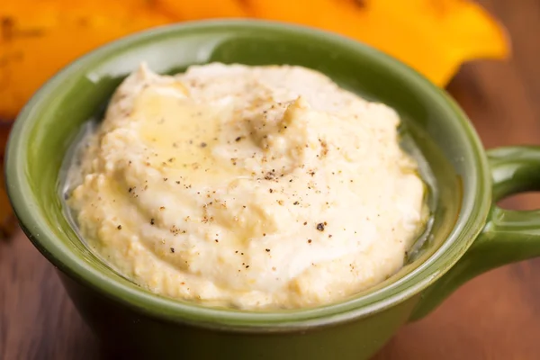 A bowl of creamy hummus — Stock Photo, Image