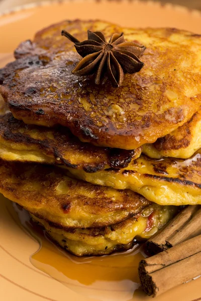 Frittelle di zucca con cannella — Foto Stock