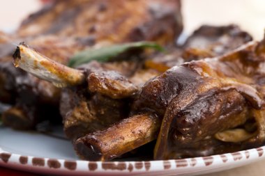  Izgara domuz eti bebeğimin arka kaburgalarını 