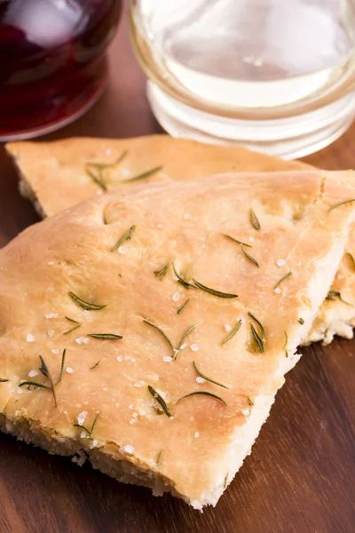 Focaccia italiana con rosmarino — Foto Stock