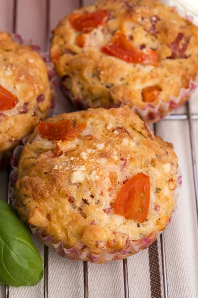 Bir çerez olarak taze pizza muffin — Stok fotoğraf