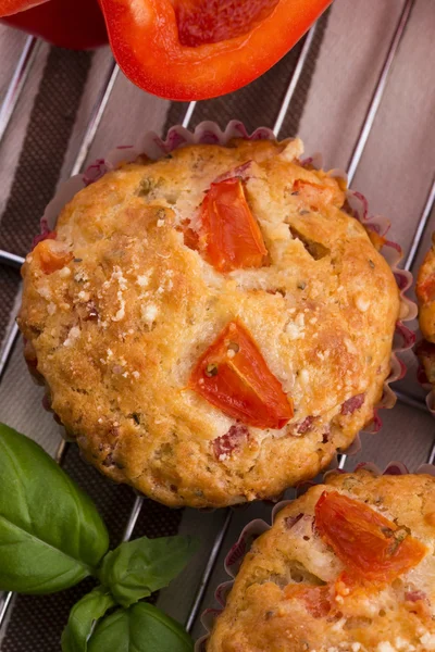 Bir çerez olarak taze pizza muffin — Stok fotoğraf