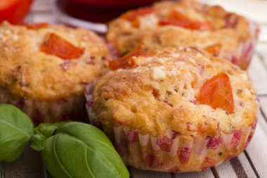 Bir çerez olarak taze pizza muffin