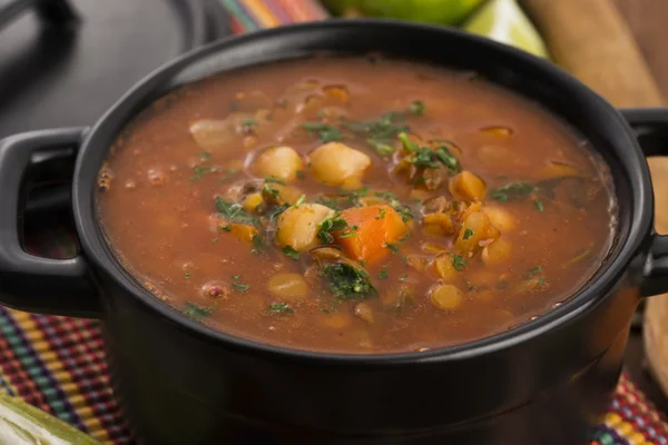 La sopa tradicional marroquí - harira, la sopa tradicional bereber — Foto de Stock