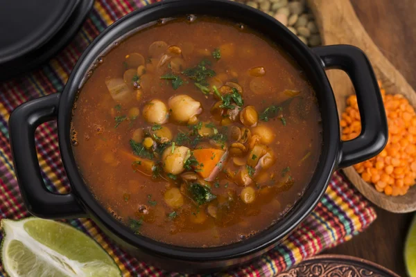 La sopa tradicional marroquí - harira, la sopa tradicional bereber — Foto de Stock