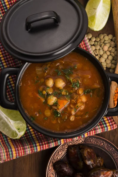 Hagyományos marokkói leves - harira, a hagyományos Berber leves — Stock Fotó