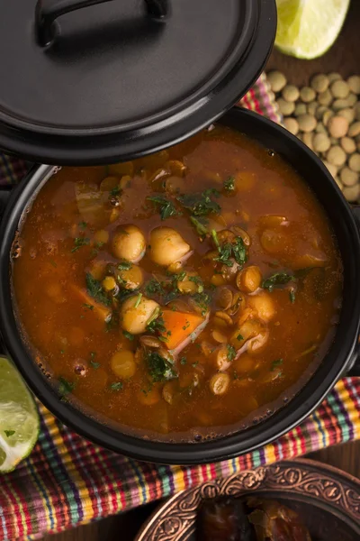 Fas geleneksel çorba - harira, geleneksel Berber çorbası 